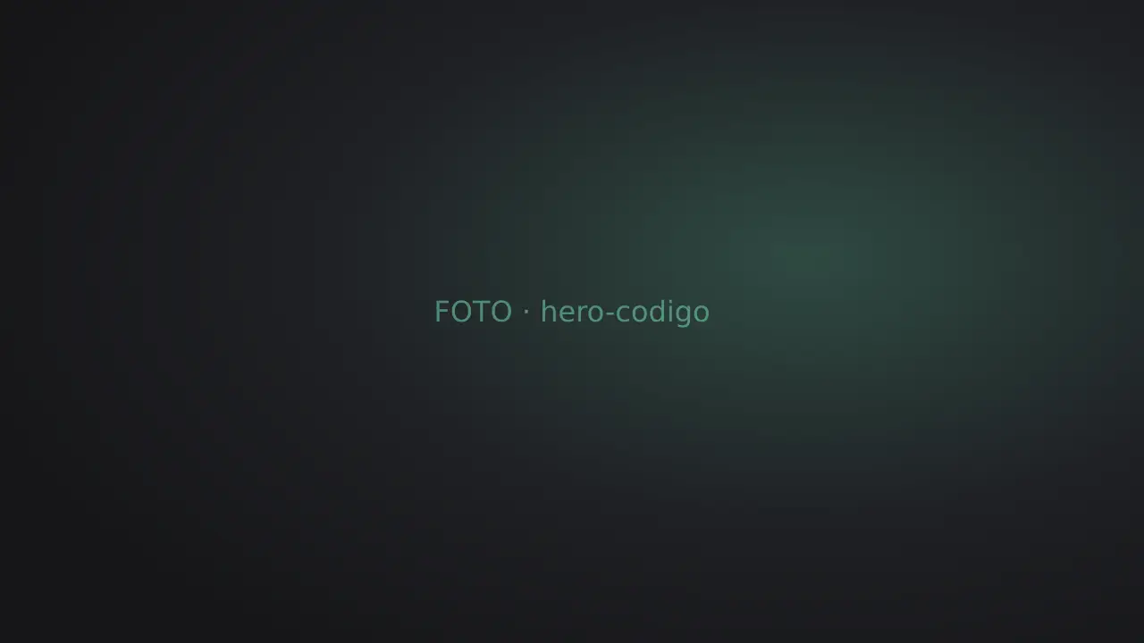 Desenvolvedor com código refletido nos óculos